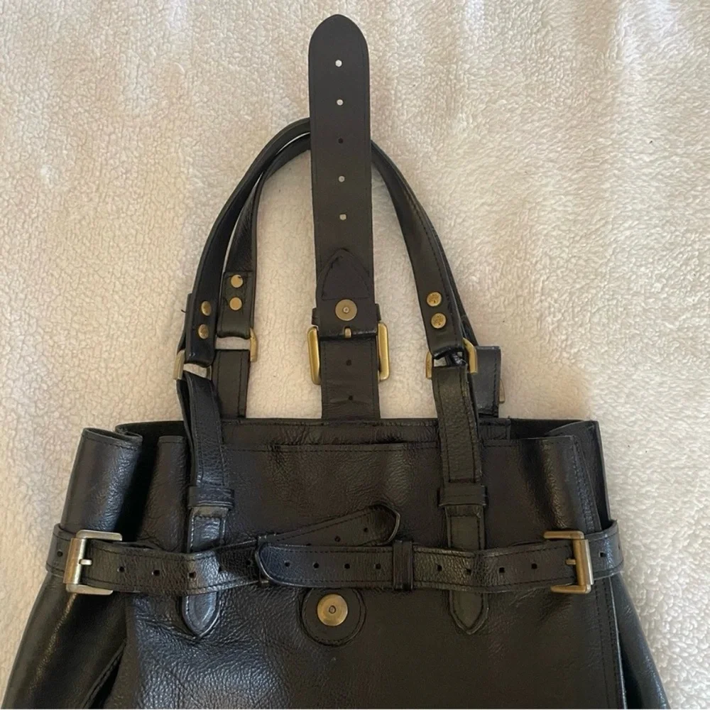 Mulberry Black Leather Top-Handle Tote with Gold Hardware - Picture 4 of 16